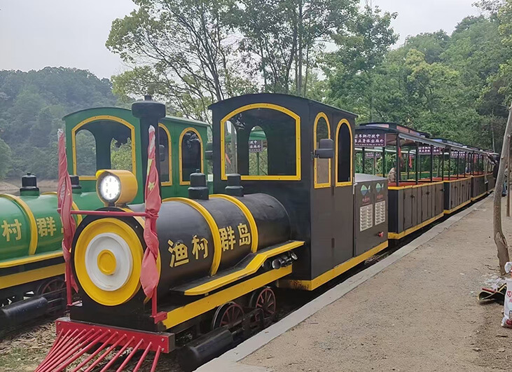 Antique Green Train