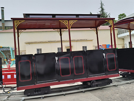 Black-Gold-Train-11