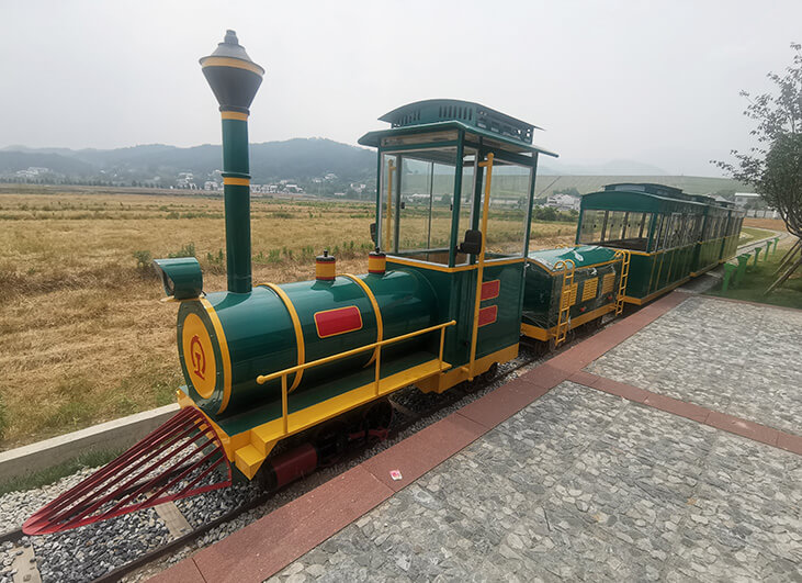 Vintage Green Train